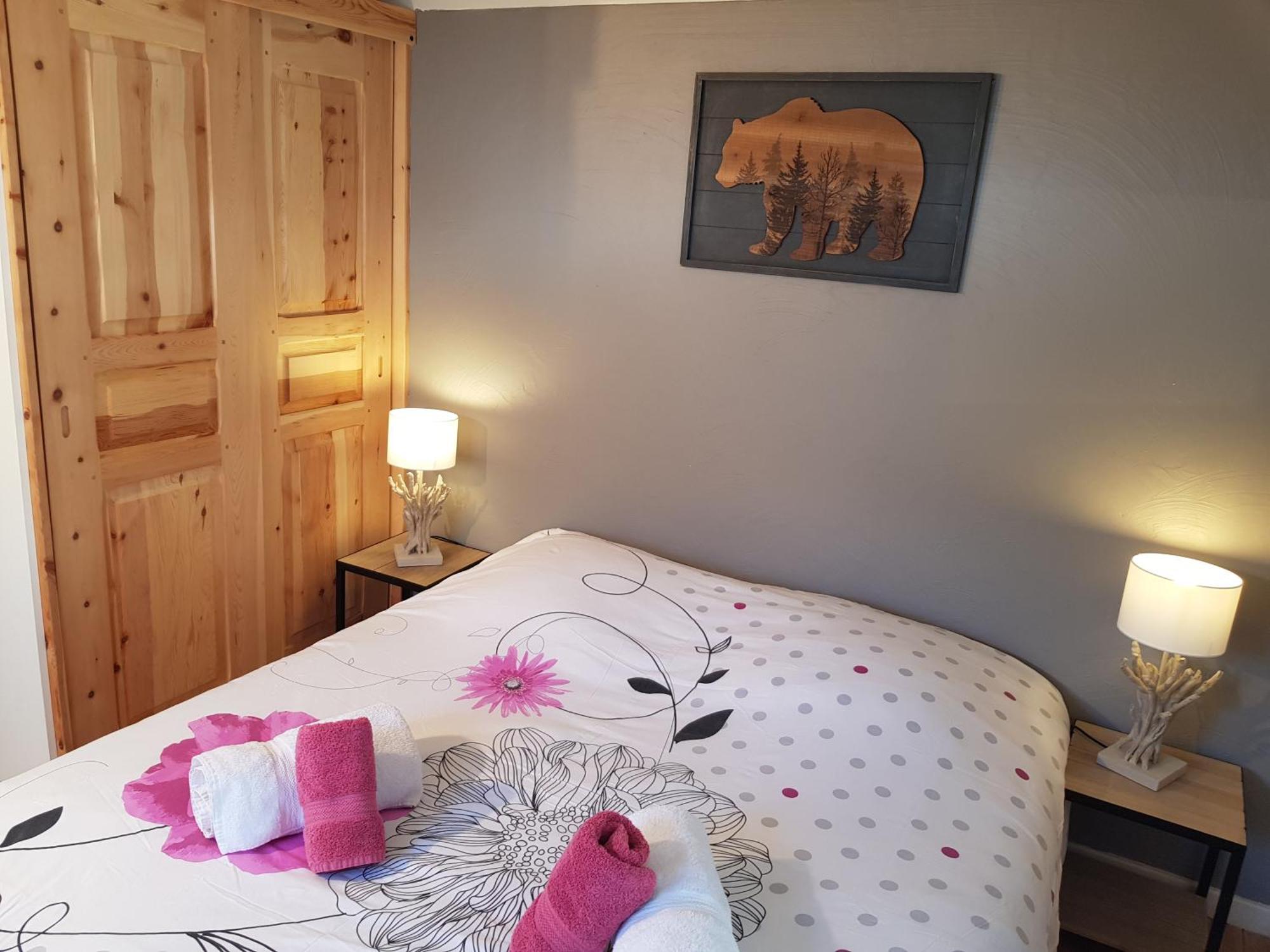 La Girandole Chambre D'Hotes Et Location D'Appartement 阿维厄 外观 照片