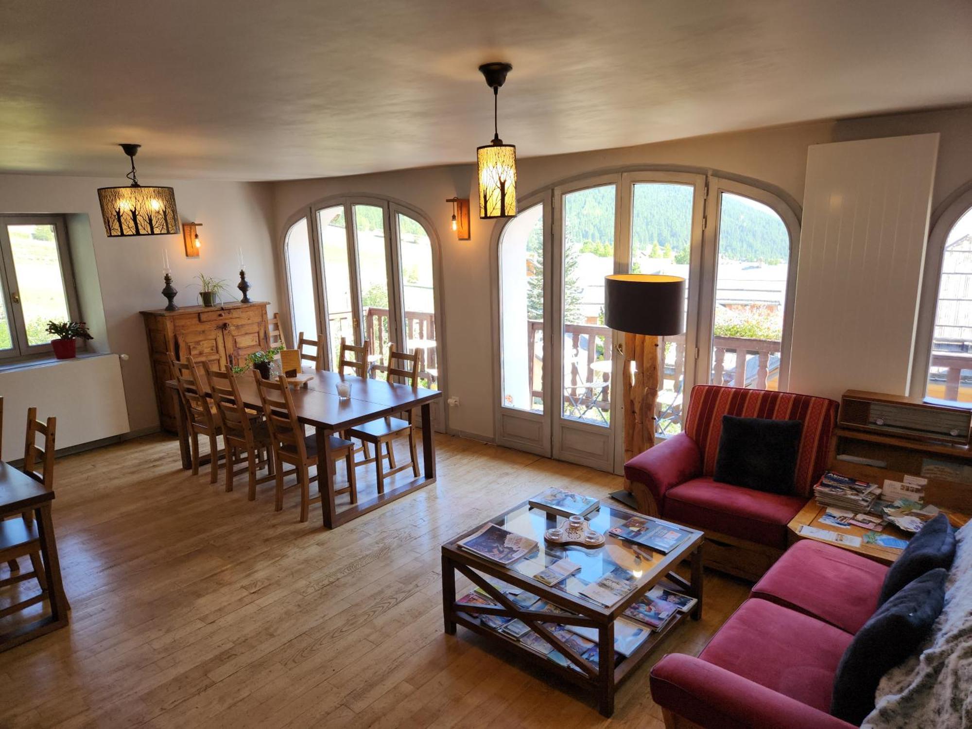 La Girandole Chambre D'Hotes Et Location D'Appartement 阿维厄 外观 照片