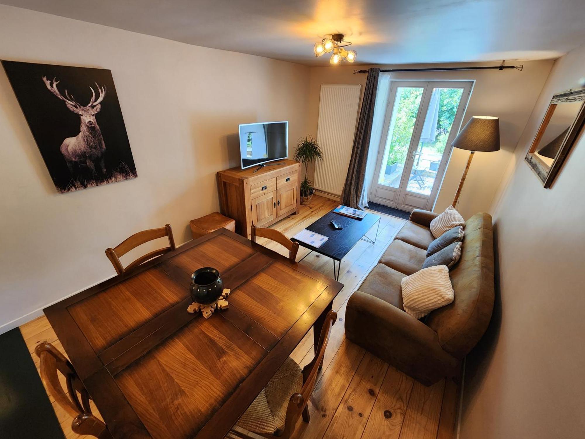 La Girandole Chambre D'Hotes Et Location D'Appartement 阿维厄 外观 照片