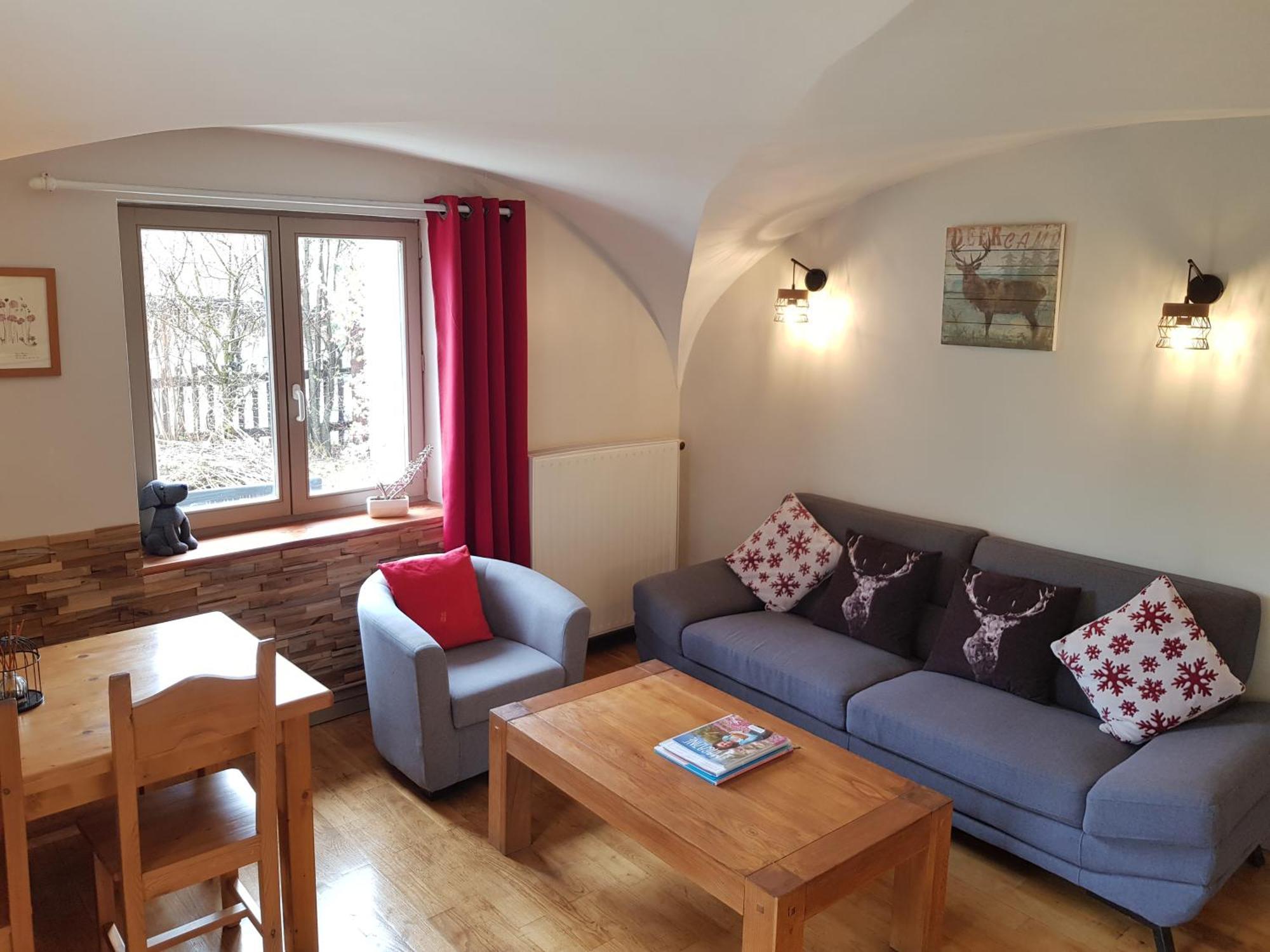 La Girandole Chambre D'Hotes Et Location D'Appartement 阿维厄 外观 照片