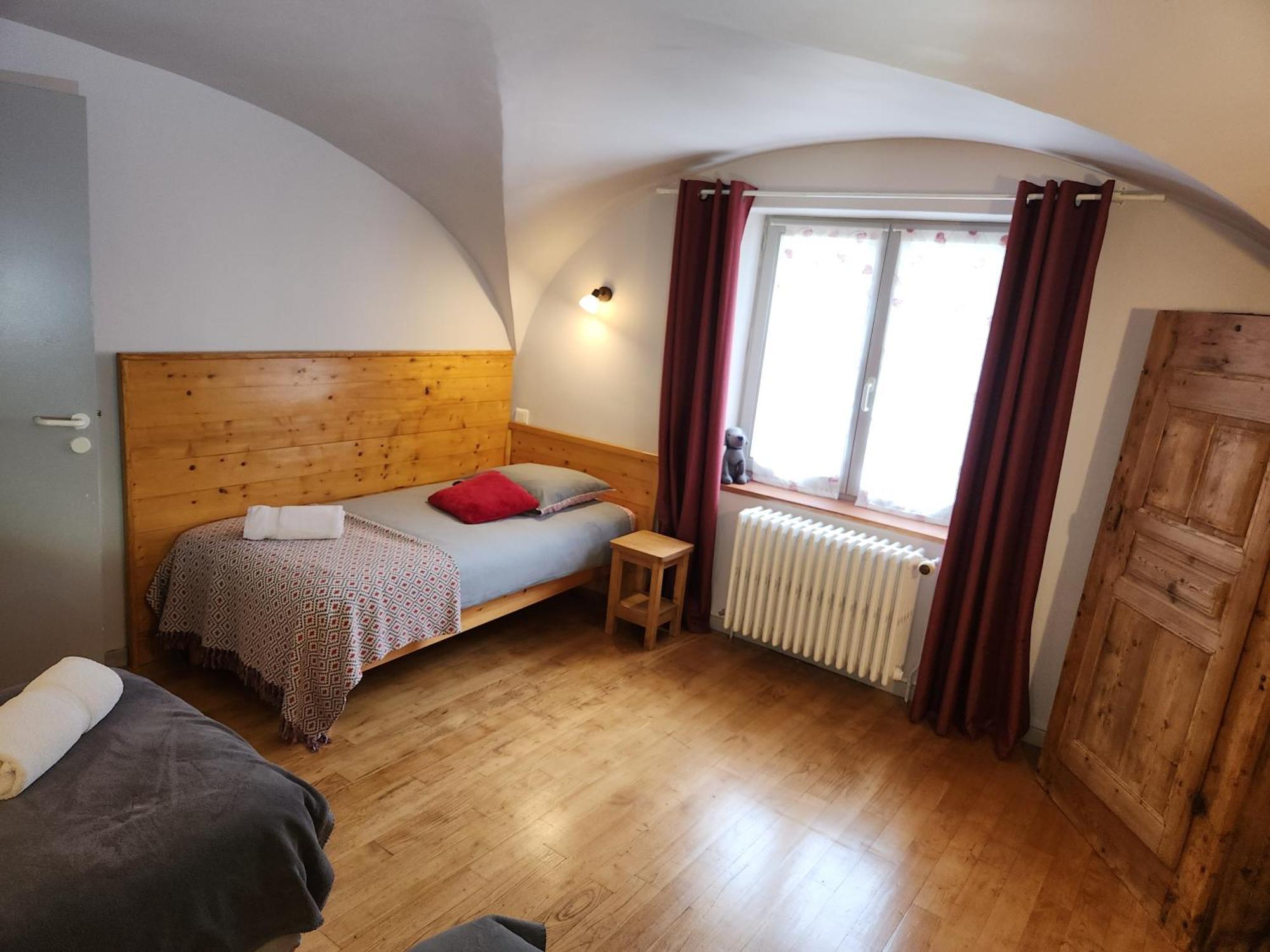 La Girandole Chambre D'Hotes Et Location D'Appartement 阿维厄 外观 照片
