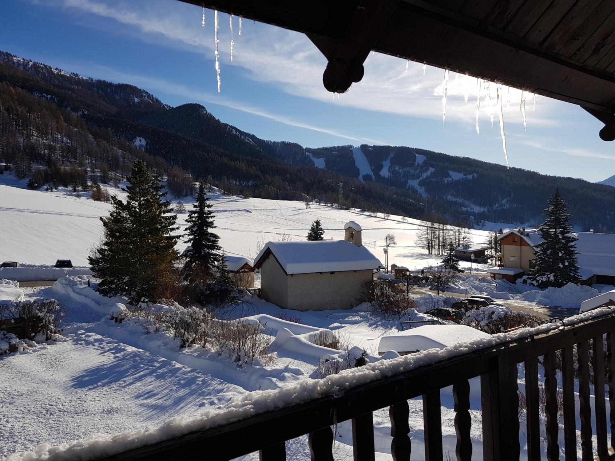 La Girandole Chambre D'Hotes Et Location D'Appartement 阿维厄 外观 照片