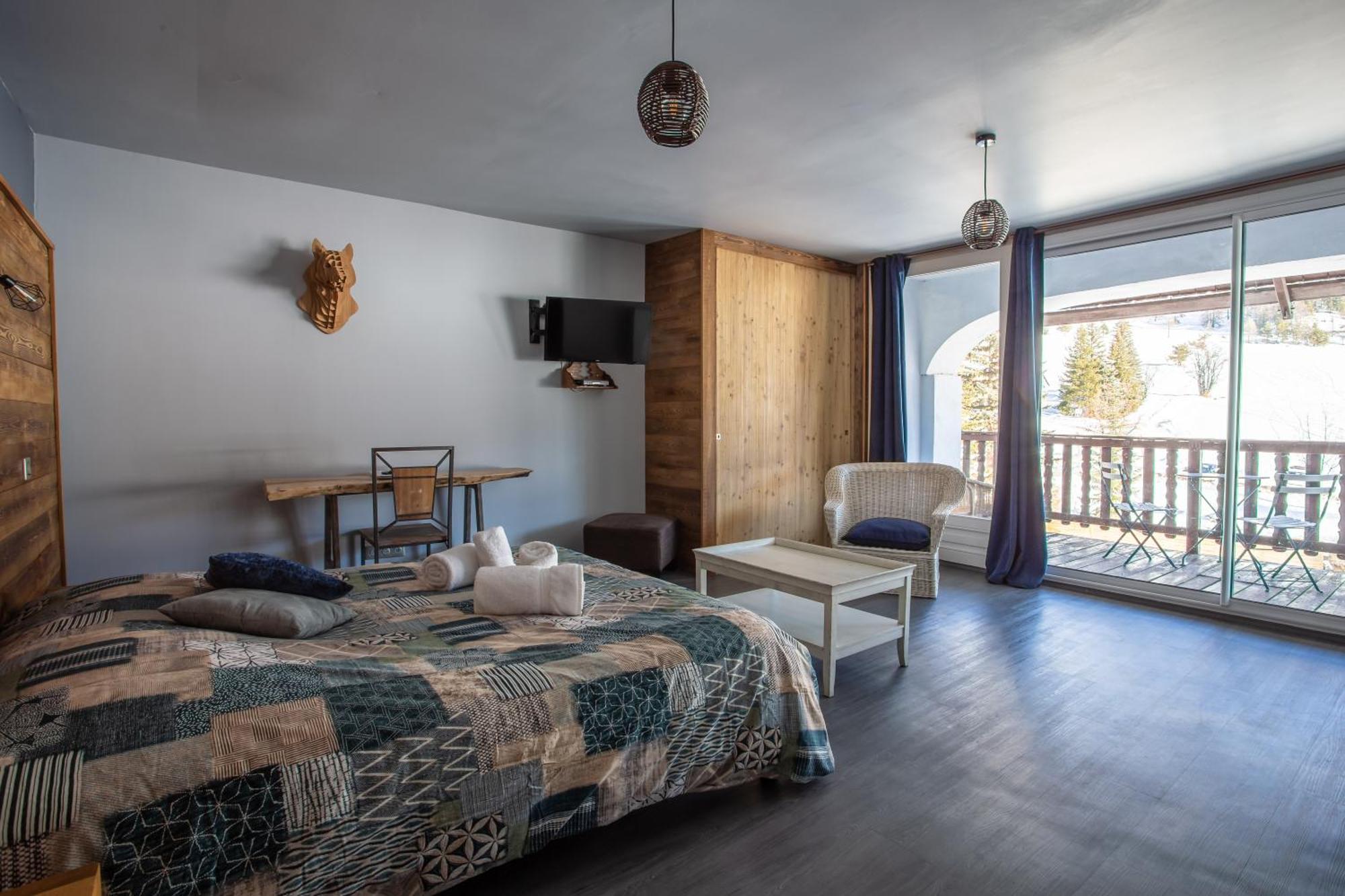 La Girandole Chambre D'Hotes Et Location D'Appartement 阿维厄 外观 照片