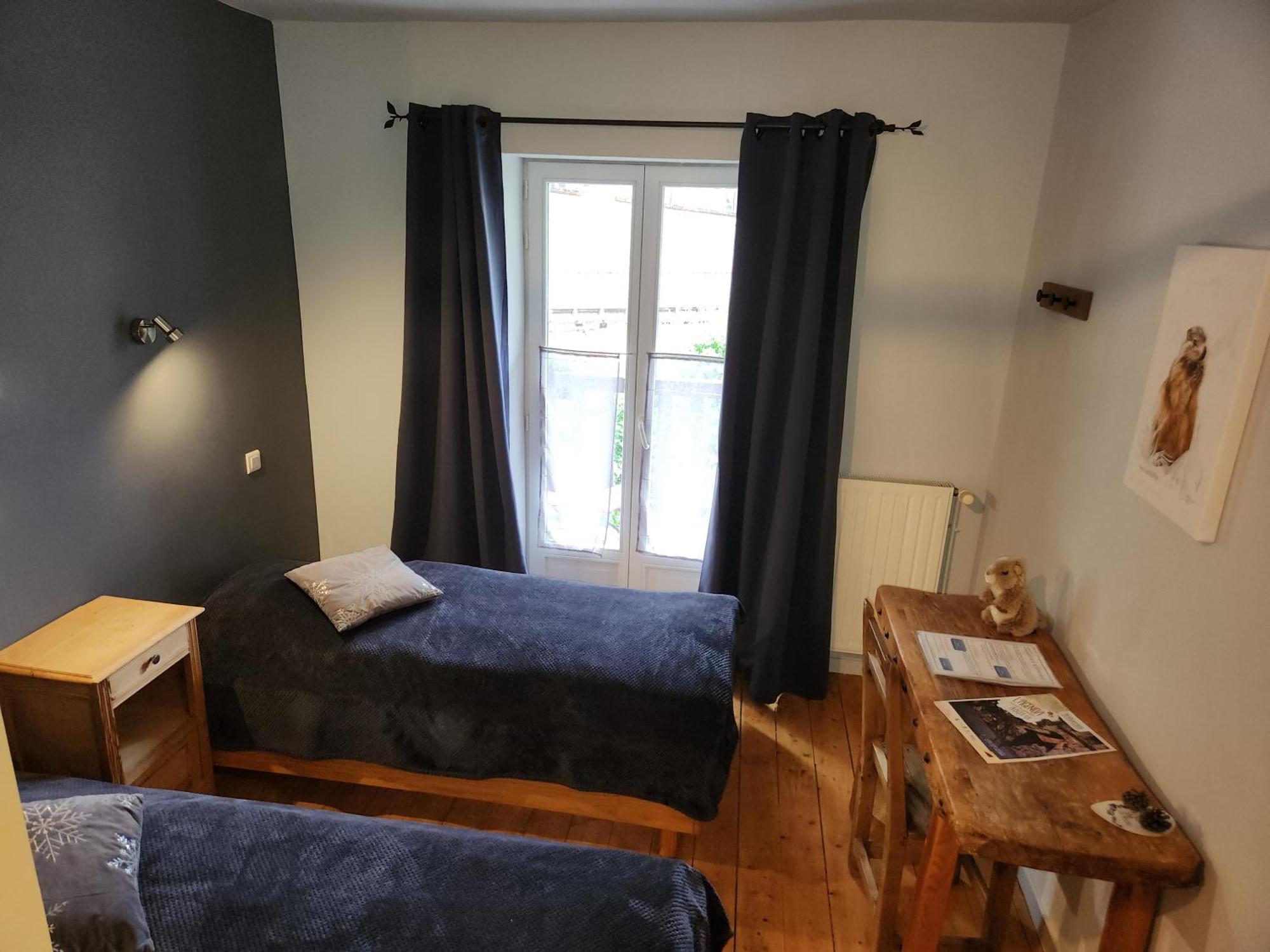 La Girandole Chambre D'Hotes Et Location D'Appartement 阿维厄 外观 照片