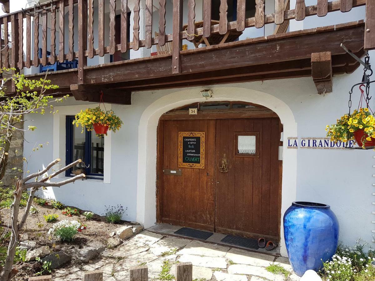 La Girandole Chambre D'Hotes Et Location D'Appartement 阿维厄 外观 照片