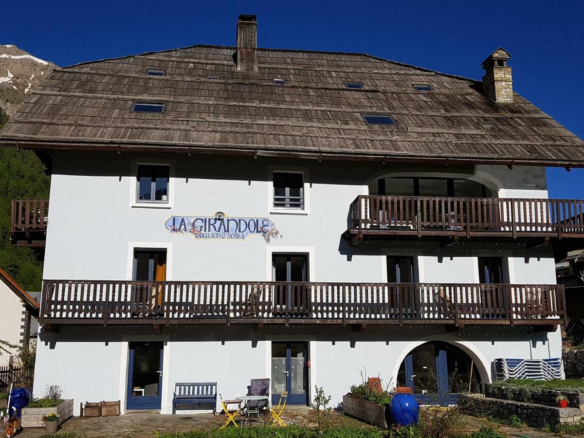 La Girandole Chambre D'Hotes Et Location D'Appartement 阿维厄 外观 照片
