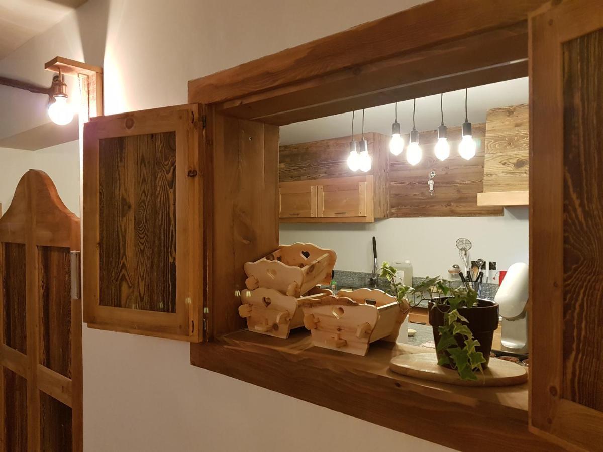 La Girandole Chambre D'Hotes Et Location D'Appartement 阿维厄 外观 照片